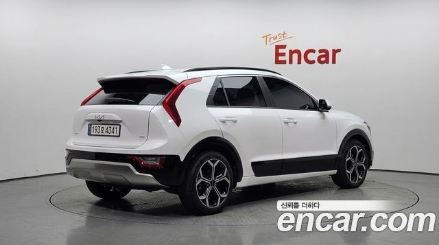 Kia Niro 2023 — photo 2