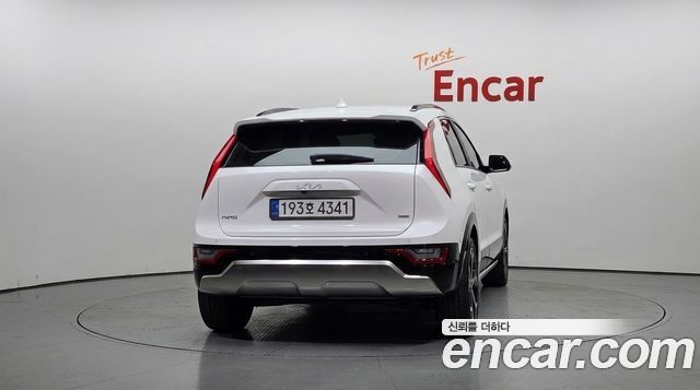 Kia Niro 2023 — photo 4