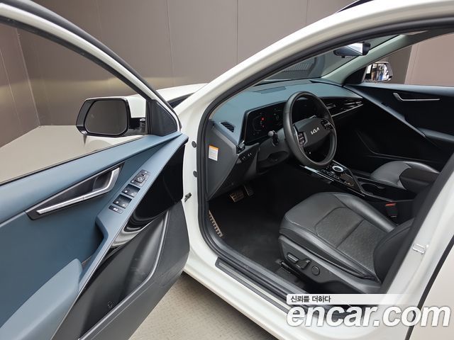 Kia Niro 2023 — photo 13