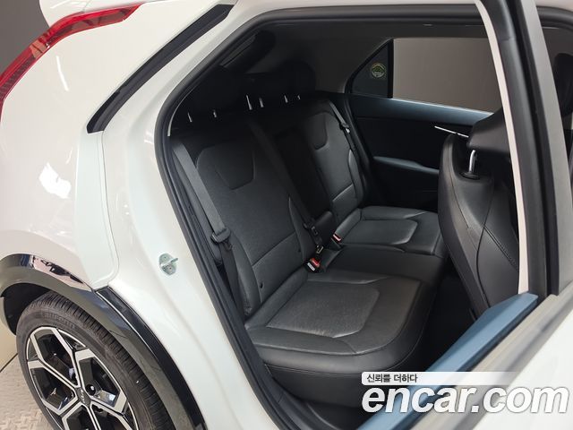 Kia Niro 2023 — photo 17