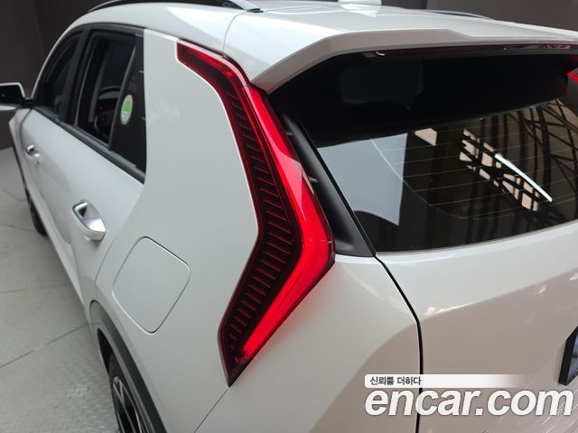 Kia Niro 2023 — photo 9