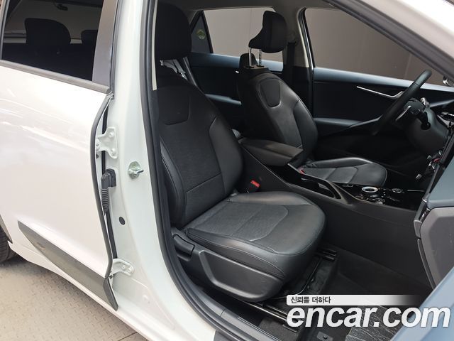 Kia Niro 2023 — photo 16