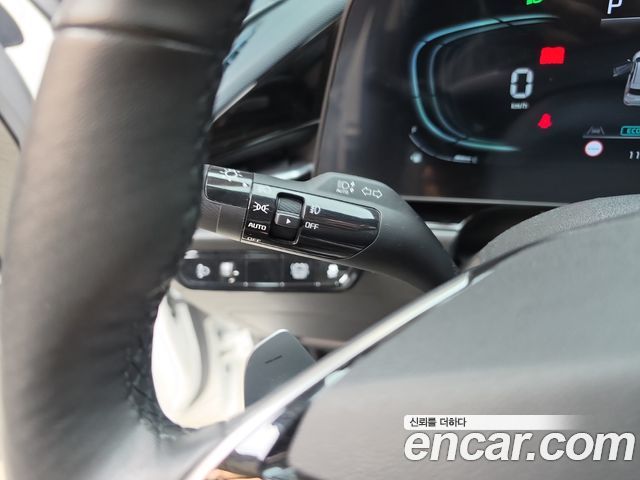 Kia Niro 2023 — photo 28