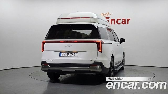 Kia Canival 2025 — photo 4
