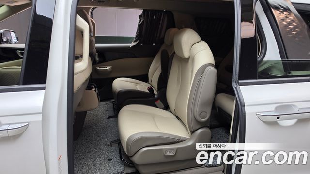 Kia Canival 2025 — photo 18