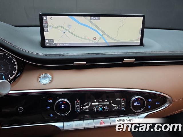 Genesis GV70 2023 — photo 19