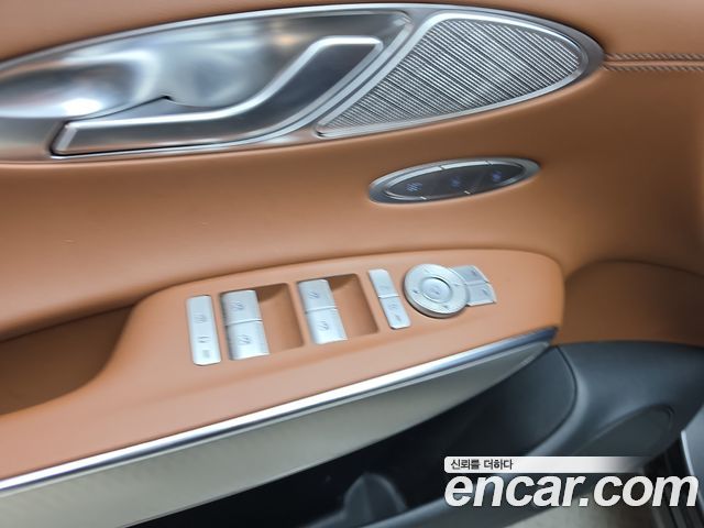 Genesis GV70 2023 — photo 30