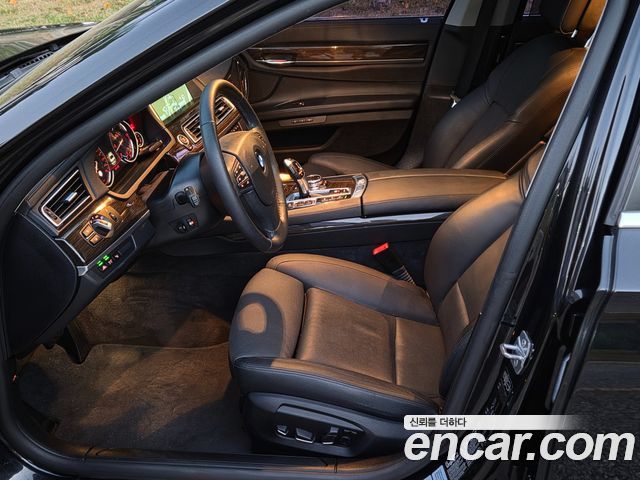 BMW 7-Series 2014 — photo 11