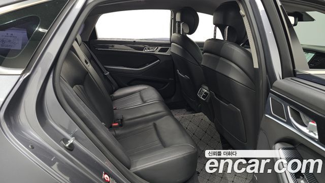 Hyundai Genesis 2016 — photo 18