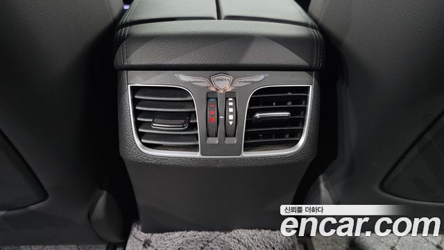 Hyundai Genesis 2016 — photo 32