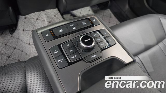 Hyundai Genesis 2016 — photo 33