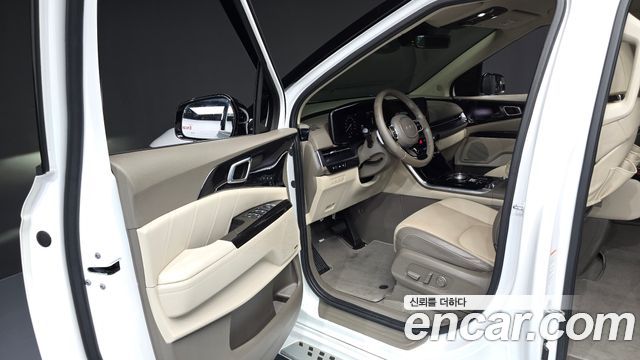 Kia Canival 2022 — photo 13