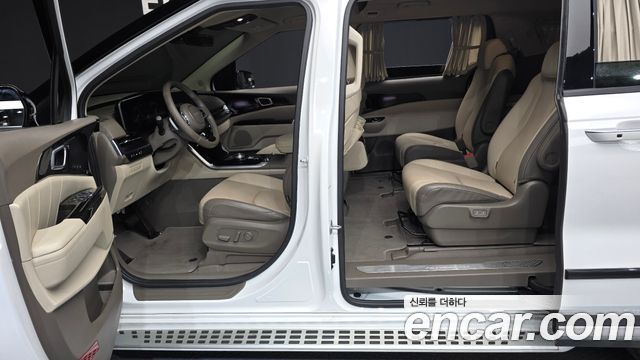 Kia Canival 2022 — photo 17