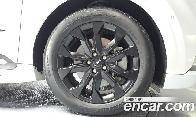 Kia Canival 2022 — photo 7