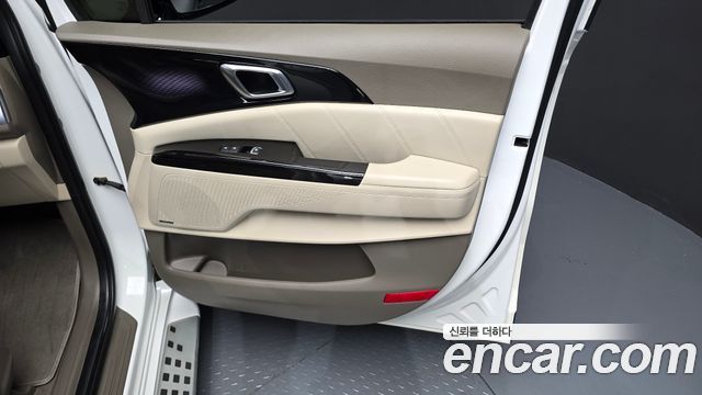 Kia Canival 2022 — photo 15