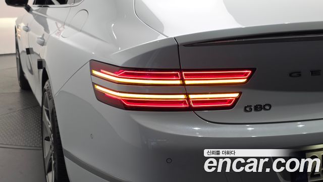 Genesis G80 2023 — photo 9