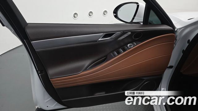 Genesis G80 2023 — photo 14