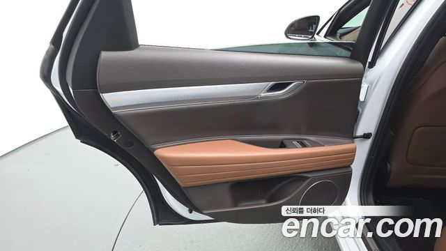 Genesis G80 2023 — photo 15