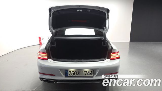 Genesis G80 2023 — photo 30