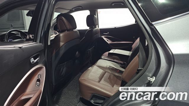 Hyundai Santafe 2018 — photo 11
