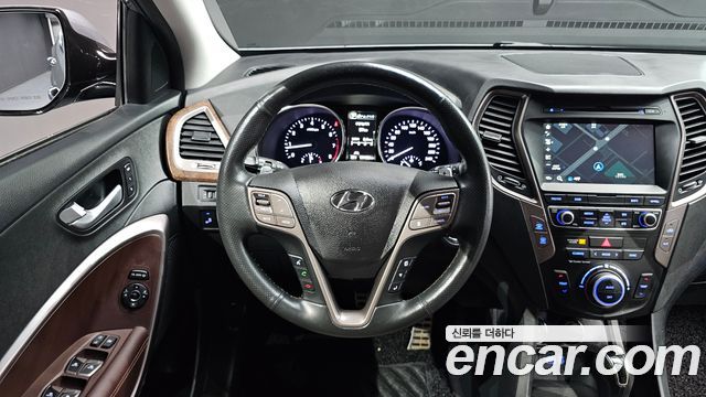 Hyundai Santafe 2018 — photo 12