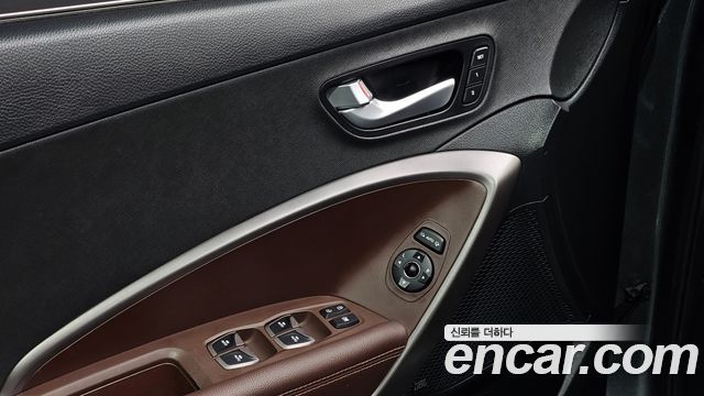 Hyundai Santafe 2018 — photo 16