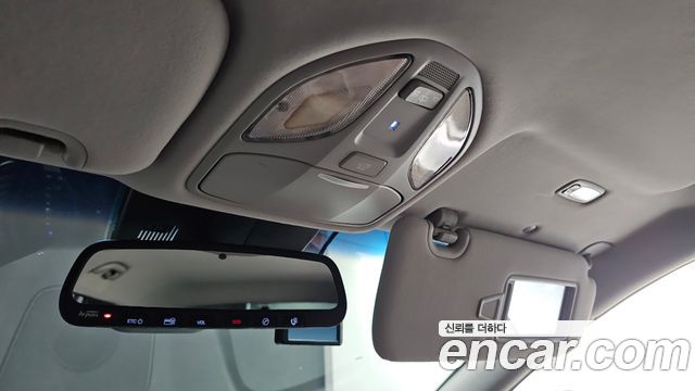 Hyundai Santafe 2018 — photo 18