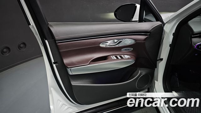 Genesis GV70 2024 — photo 14