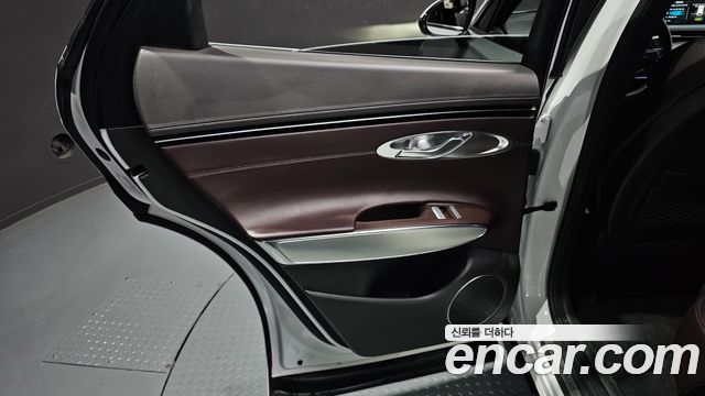 Genesis GV70 2024 — photo 15