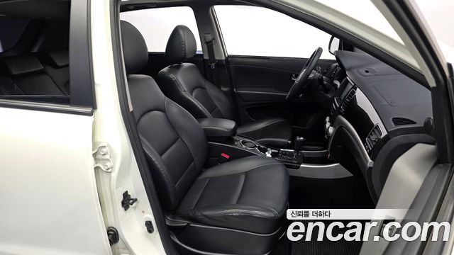 KG Mobility KORANDO 2013 — photo 17