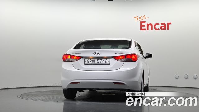 Hyundai AVANTE 2012 — photo 4