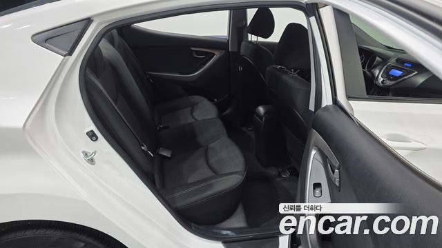 Hyundai AVANTE 2012 — photo 18