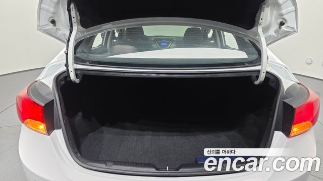 Hyundai AVANTE 2012 — photo 20