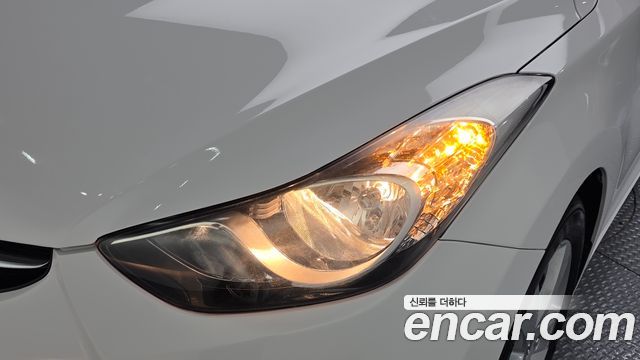 Hyundai AVANTE 2012 — photo 8