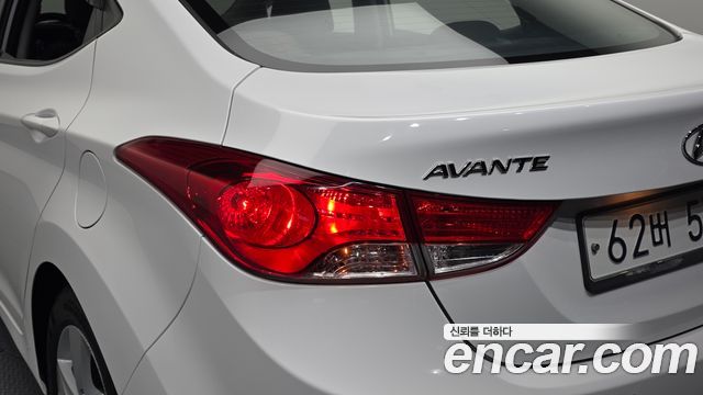 Hyundai AVANTE 2012 — photo 9