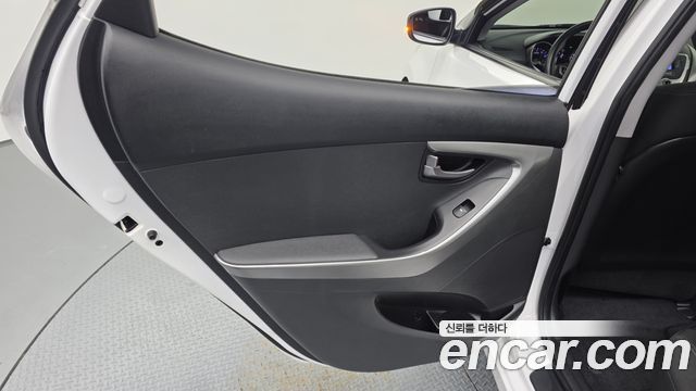 Hyundai AVANTE 2012 — photo 15