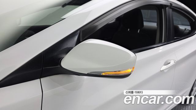 Hyundai AVANTE 2012 — photo 29