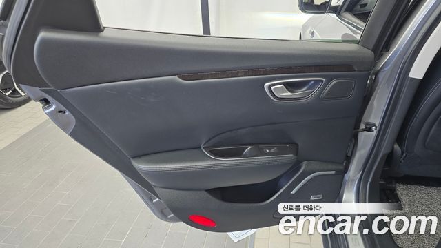 Renault Korea SM6 2016 — photo 15