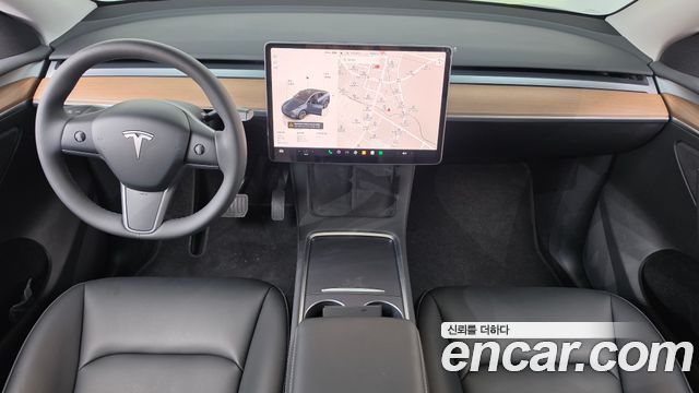 Tesla Model Y 2025 — photo 10
