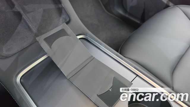 Tesla Model Y 2025 — photo 21