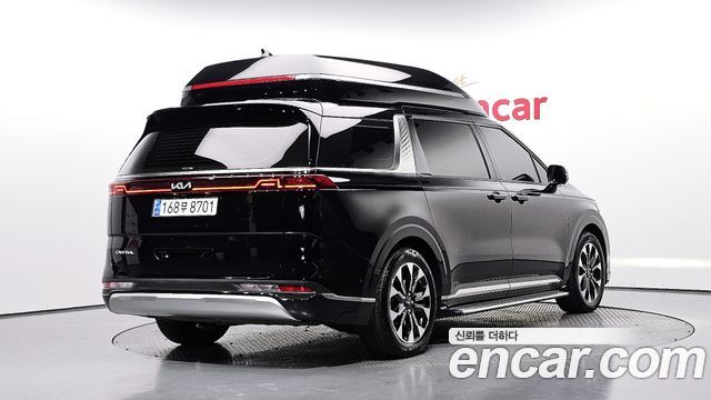 Kia Canival 2023 — photo 2