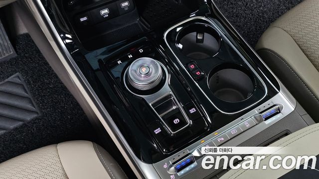 Kia Canival 2023 — photo 9