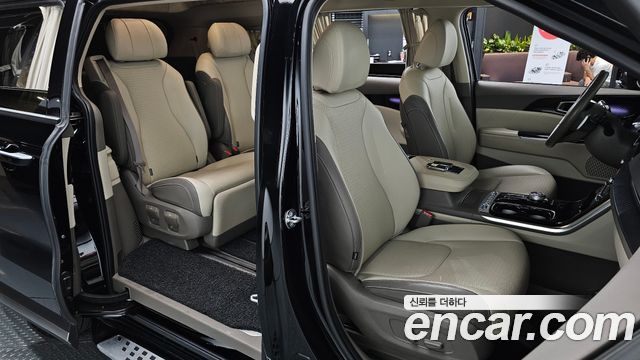 Kia Canival 2023 — photo 11