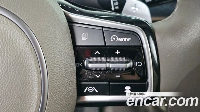 Kia Canival 2023 — photo 16