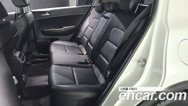Kia Sportage 2018 — photo 16