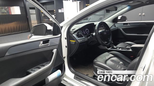 Hyundai Sonata 2016 — photo 13
