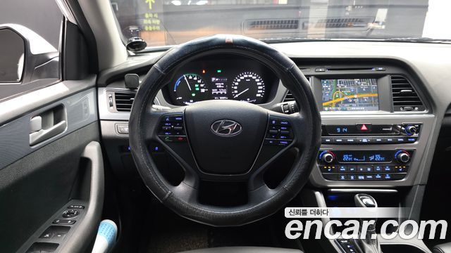 Hyundai Sonata 2016 — photo 19