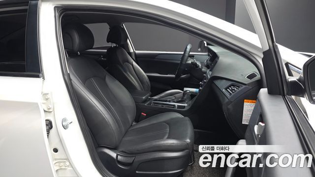 Hyundai Sonata 2016 — photo 16