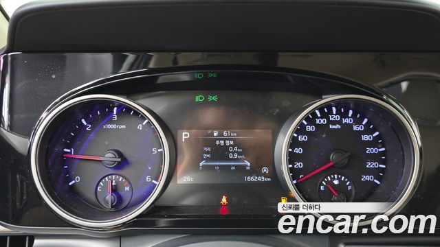 Kia Canival 2021 — photo 11