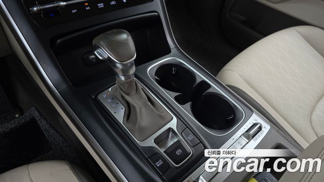 Kia Canival 2021 — photo 12